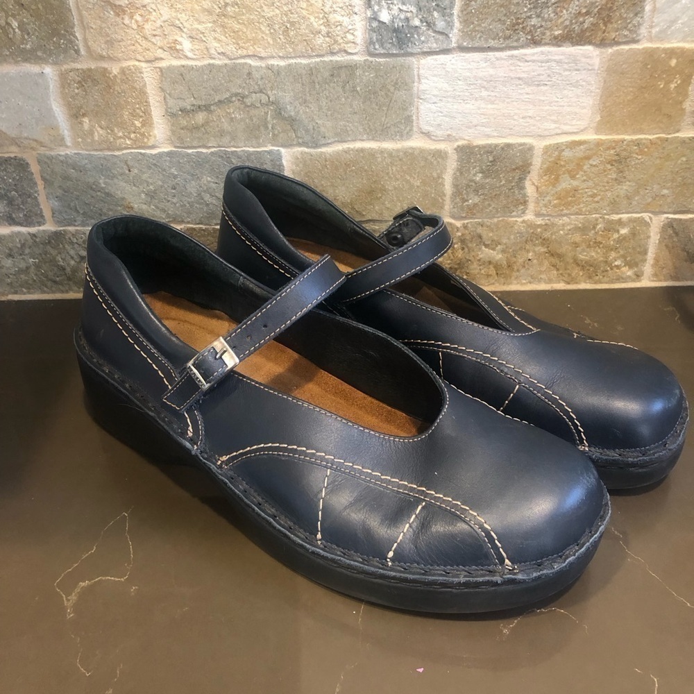 Naot navy leather low platform heel contrast stitching Mary Janes shoes size 40 - Picture 3 of 11